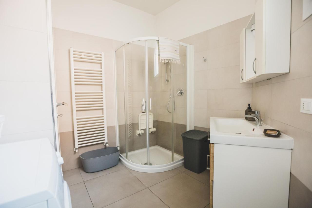 Apartamento Grey House Pavia Con Box Privato Exterior foto